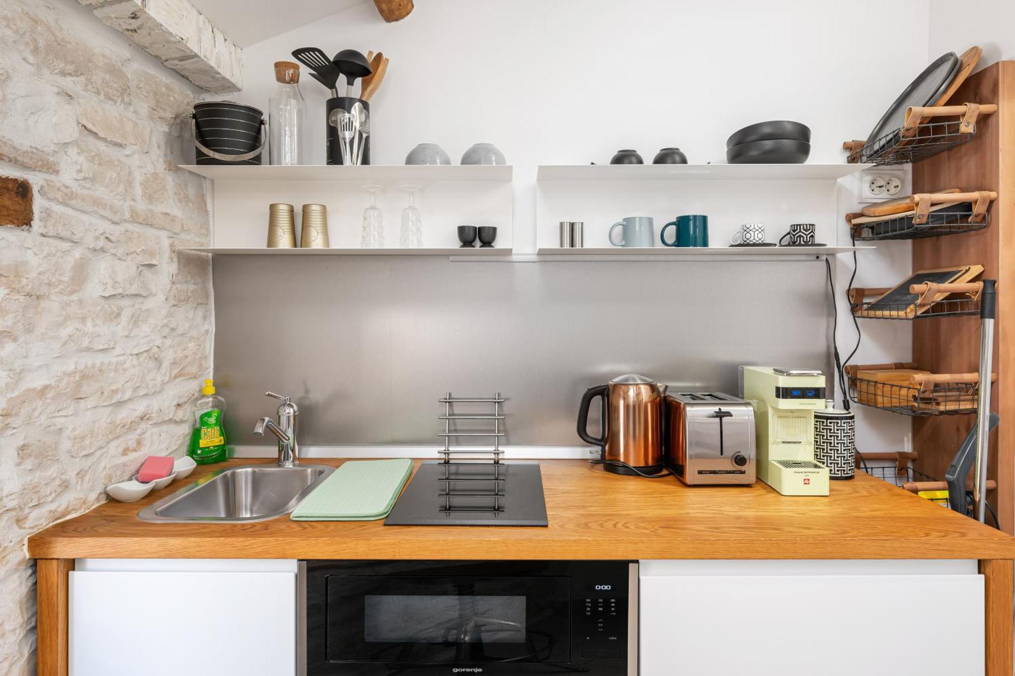 Studio Apartman Tutto Bene Ровин Екстериор снимка