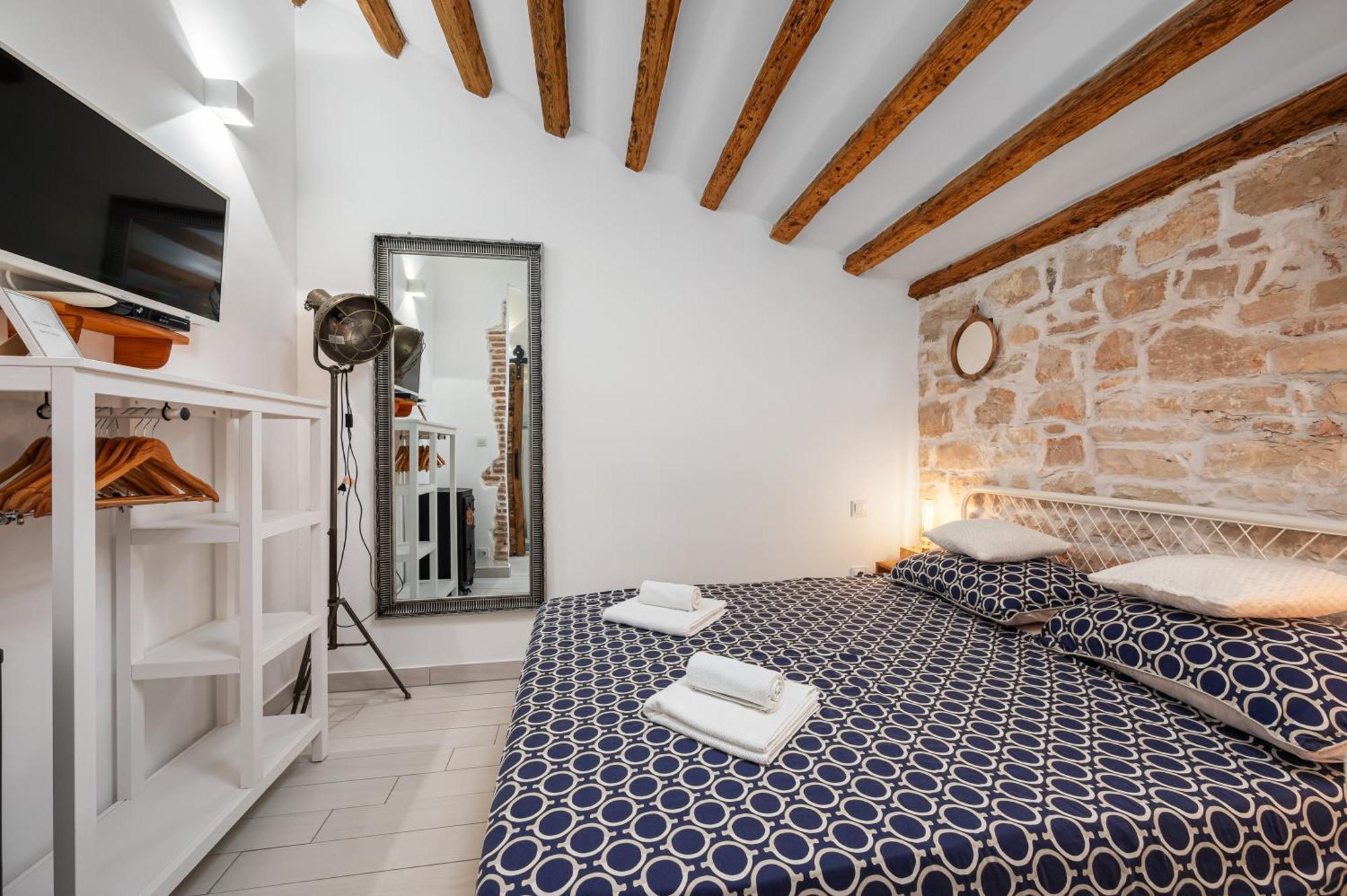 Studio Apartman Tutto Bene Ровин Екстериор снимка